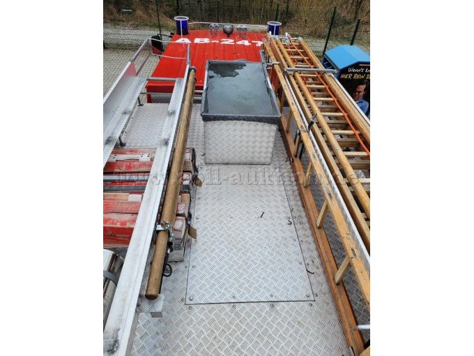LF16/12 - Dach begehbar; Dachkasten; Holzsteckleiter inbegriffen; funktionstüchtig