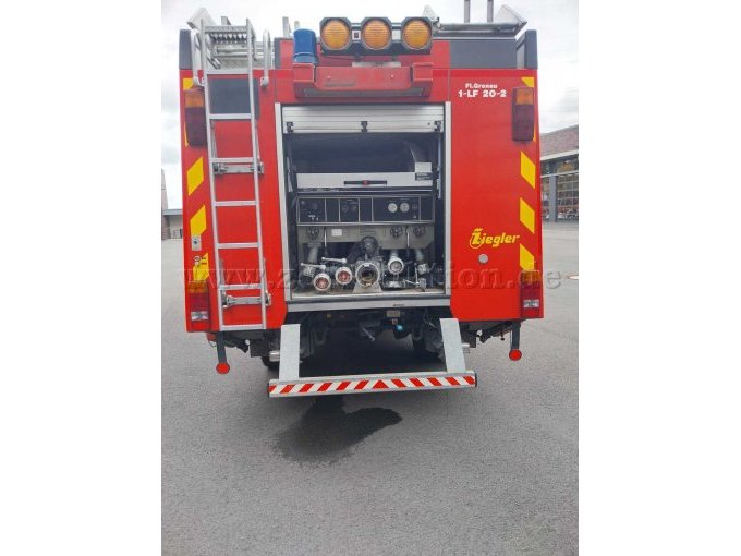 Rückansicht mit Schlauchhalterung