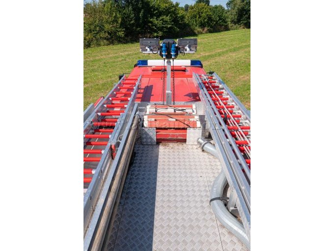 Lichtmast, elektrisch