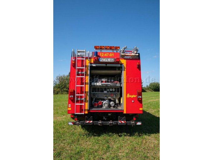 Heckansicht mit Pumpe