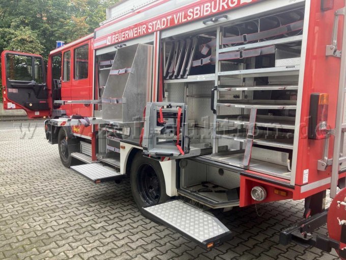 links hinten Auszüge