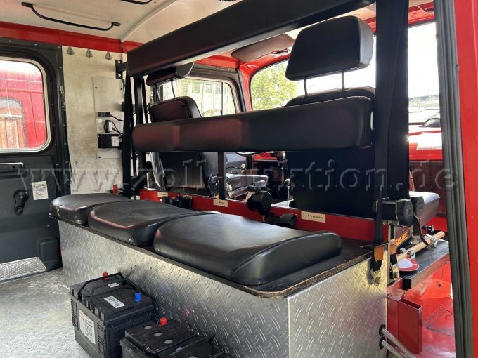 1 Löschgruppenfahrzeug (LF 16-TS) Merzedes-Benz (D) LAF 1113 B - Rundhauber – foto 10 – kavel bij Zoll-Auktion, Nuthe-Urstromtal