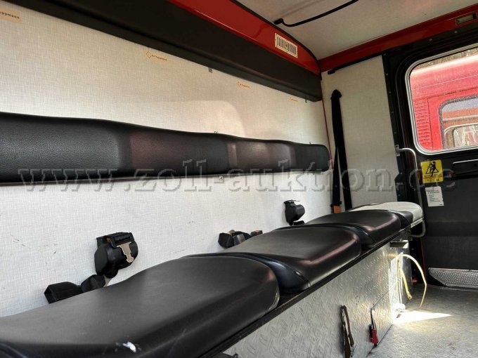 1 Löschgruppenfahrzeug (LF 16-TS) Merzedes-Benz (D) LAF 1113 B - Rundhauber – foto 11 – kavel bij Zoll-Auktion, Nuthe-Urstromtal