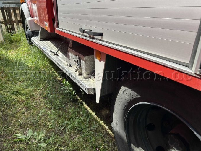 1 Löschgruppenfahrzeug (LF 16-TS) Merzedes-Benz (D) LAF 1113 B - Rundhauber – foto 9 – kavel bij Zoll-Auktion, Nuthe-Urstromtal
