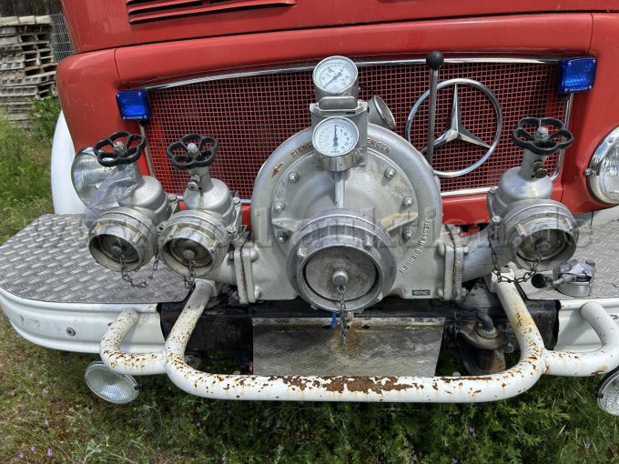 1 Löschgruppenfahrzeug (LF 16-TS) Merzedes-Benz (D) LAF 1113 B - Rundhauber – foto 18 – kavel bij Zoll-Auktion, Nuthe-Urstromtal