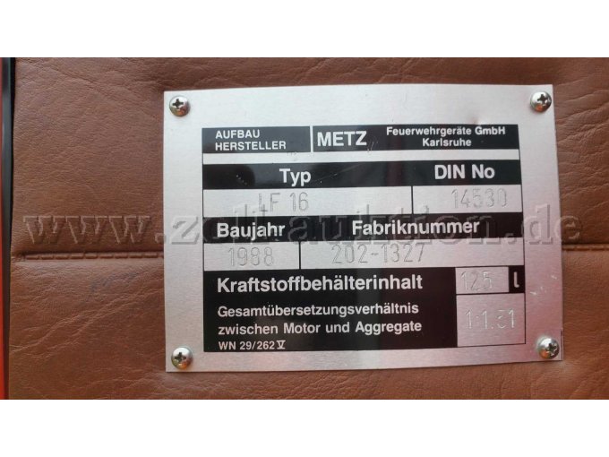 Typenschild Aufbau