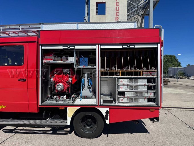 1 Löschgruppenfahrzeug LF 8/6 Daimler Benz Typ 814 F Aufbau Ziegler – foto 4 – kavel bij Zoll-Auktion, Horb am Neckar