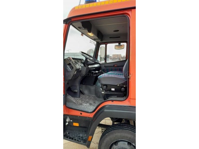 Blick ins Fahrerhaus