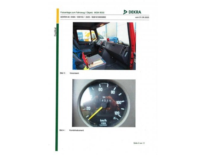 Innenraum von rechts, Tacho