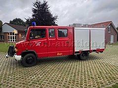 Fahrzeug seitlich draußen