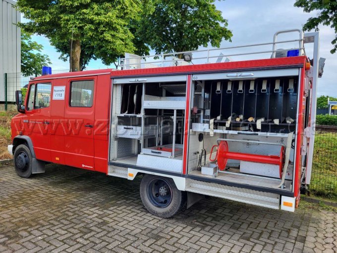 1 Löschgruppenfahrzeug LF 8 Mercedes Benz mit Schlingmann Aufbau – lange Standzeit – foto 3 – kavel bij Zoll-Auktion, Bruchhausen-Vilsen