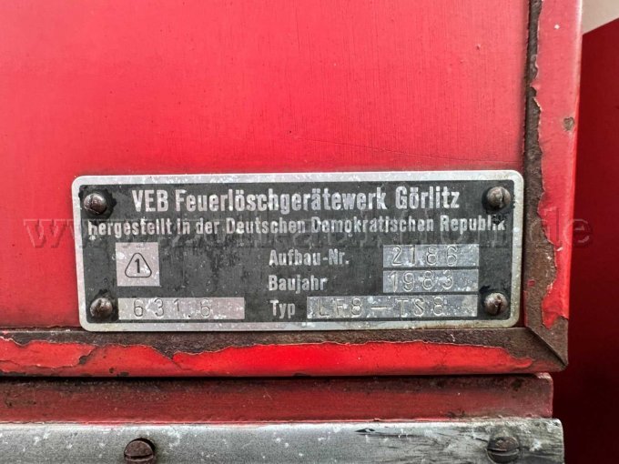 1 brandweerwagen LF 8 - TS8 ROBUR LO 2002AKF – foto 9 – kavel bij Zoll-Auktion, Putbus