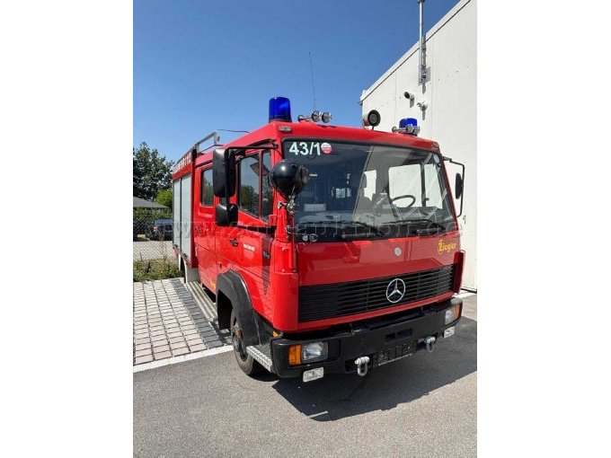1 brandweerwagen LF 8, type 814 F, Mercedes-Benz – foto 3 – kavel bij Zoll-Auktion, Niederwinkling
