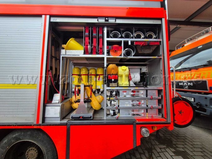 Geräteraum links hinten.