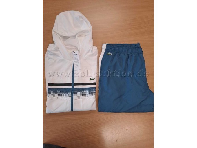Lacoste Original von vorne gesehen