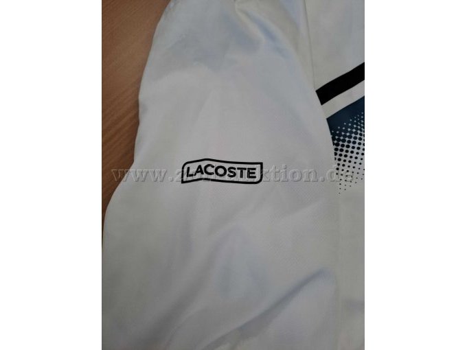 Lacoste Original von vorne gesehen