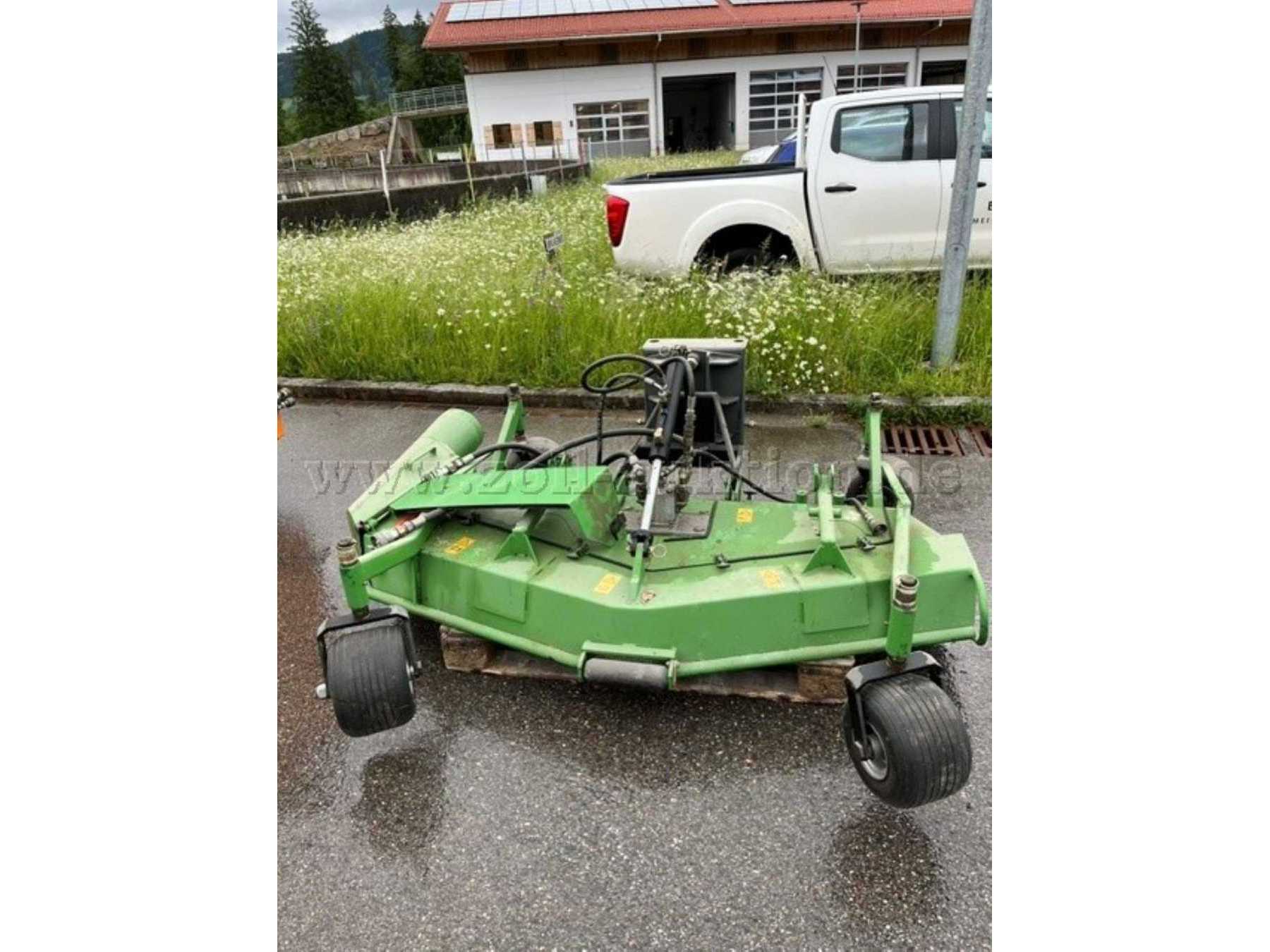 Frontsichelmähwerk Typ 160 F vorne