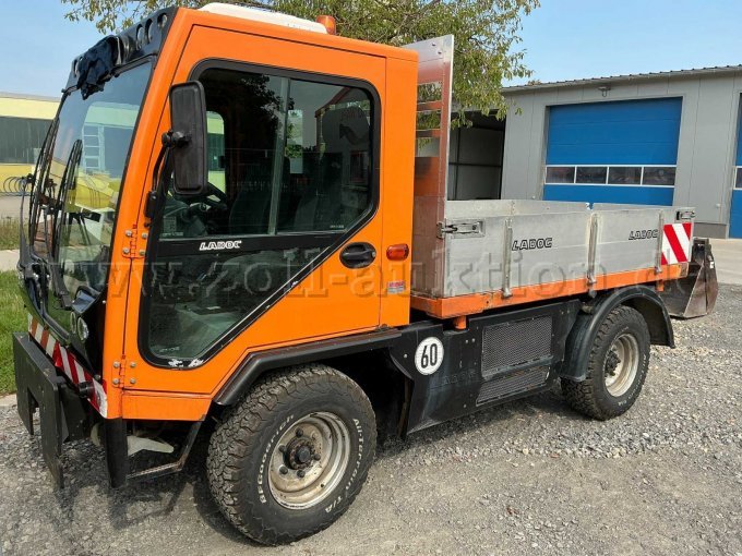 LADOG Geräteträger T 1550-T E5 Ansicht Fahrerseite vorn