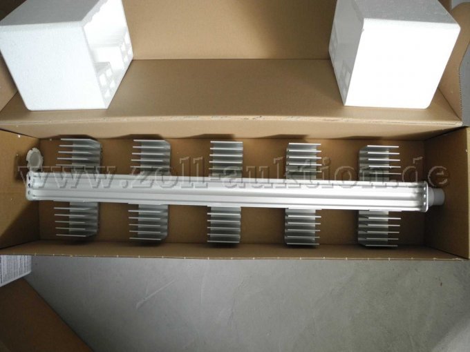 Rückansicht LED-Pflanzlampe