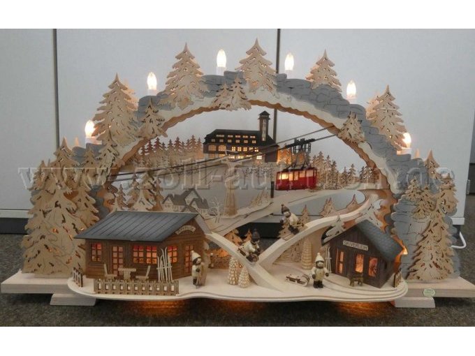 Frontansicht beleuchtet