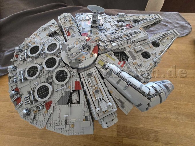 LEGO 75192 Millennium Falke Gesamtansicht