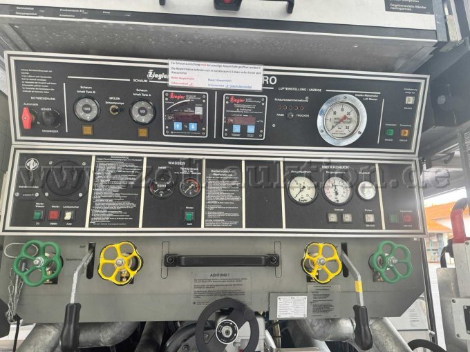 1 LF16 - HLF-brandweerwagen MAN 14-284 - vierwielaandrijving LF16-12 automaat – foto 10 – kavel bij Zoll-Auktion, Weilheim i. OB