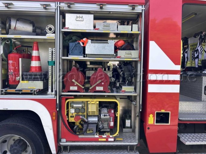 Fahrzeug außen Jalousie links