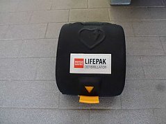 Defibrillator inkl. Tragetasche