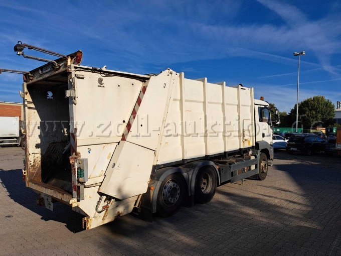 Müllwagen MAM TGA 26.320 - Seite rechts