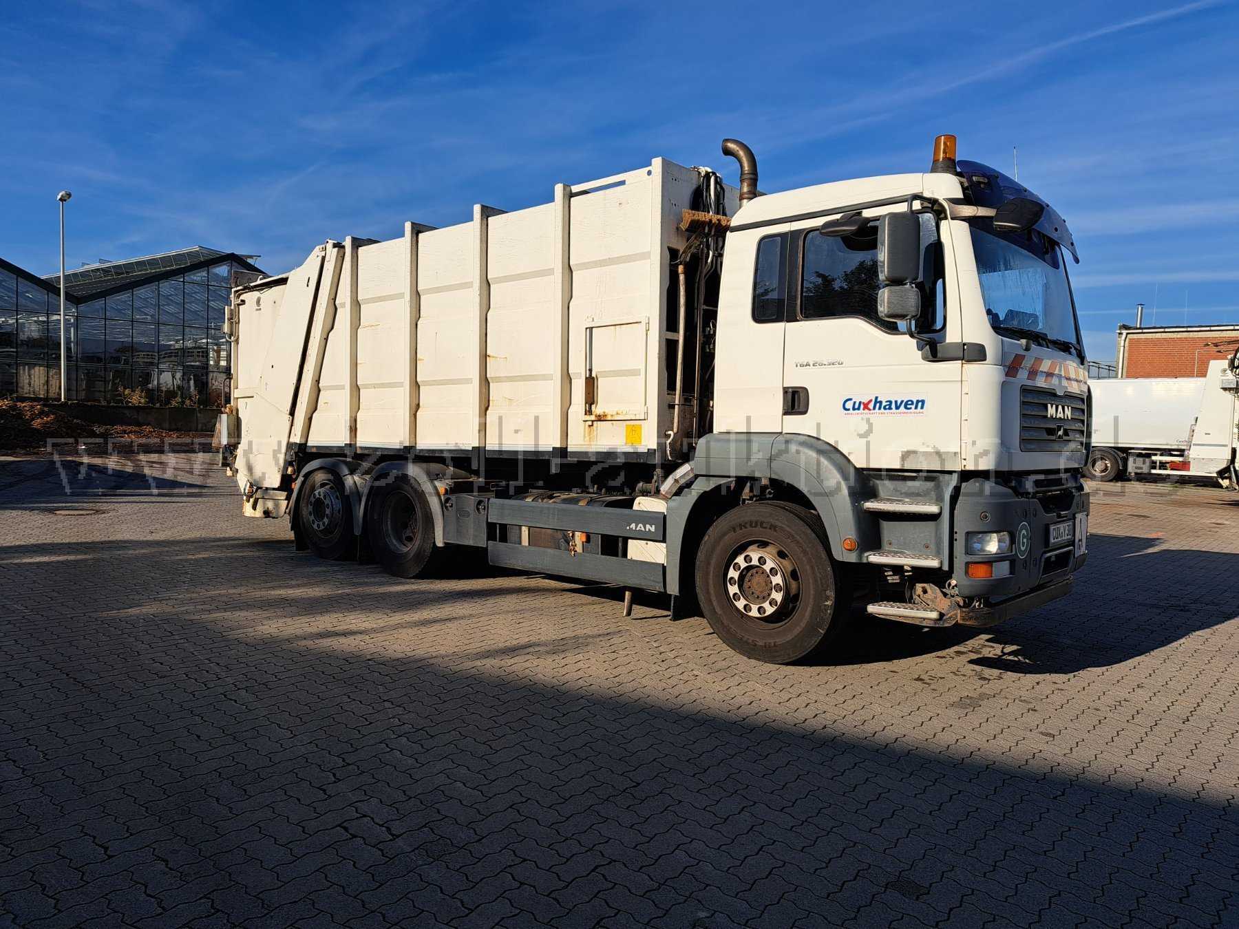 Müllwagen MAM TGA 26.320 - Front rechts