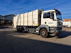 Müllwagen MAM TGA 26.320 - Front rechts