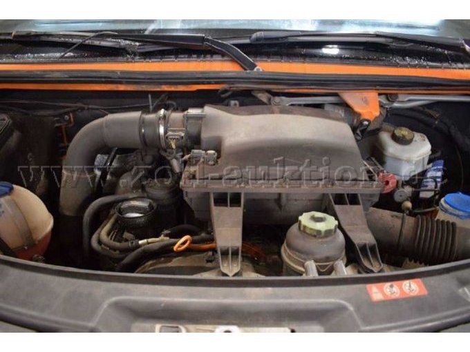 Übersichtsaufnahme Motorraum