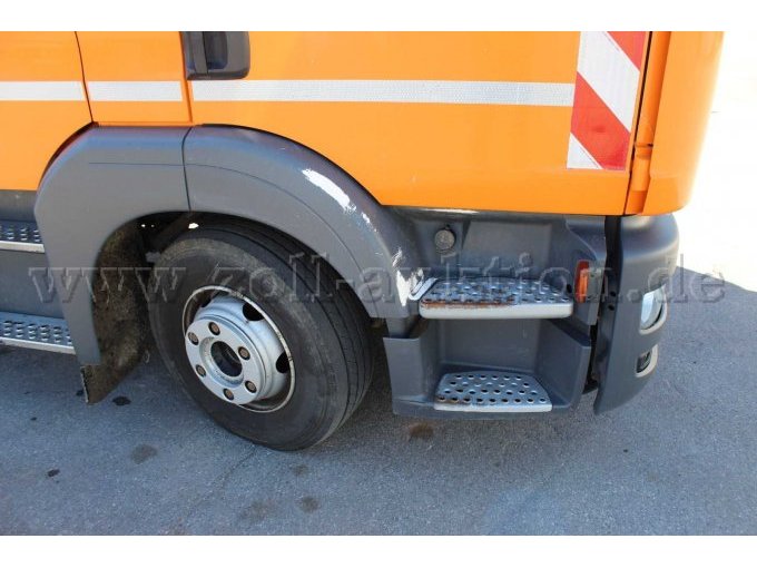 Fahrzeugeinstieg, vorne rechts