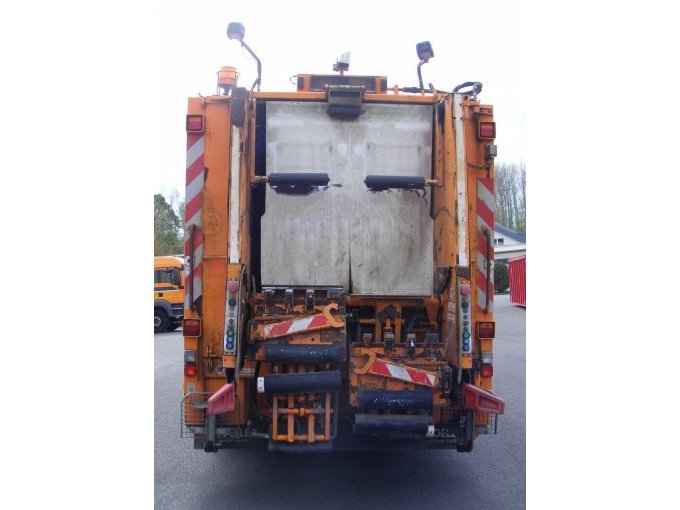 1 LKW 6x2+2 MAN TGS (Abfallsammelfahrzeug, Müllwagen) – foto 4 – kavel bij Zoll-Auktion, Moschheim