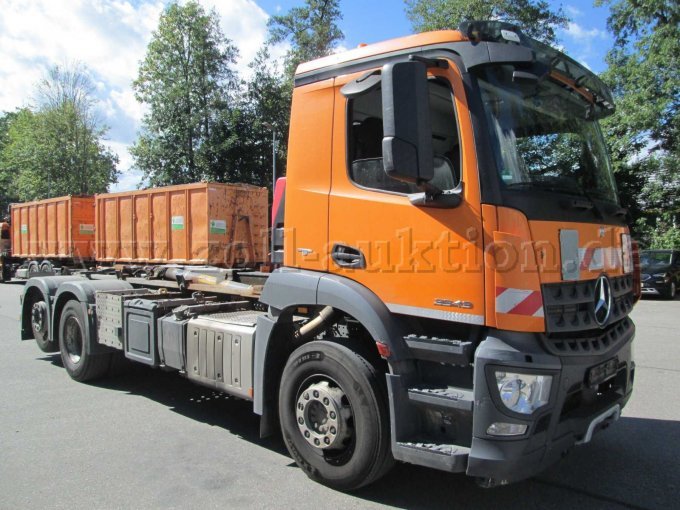 1 LKW Abrollkipper Mercedes Benz Arocs 2643 (Wagen 506) – foto 4 – kavel bij Zoll-Auktion, Raubling