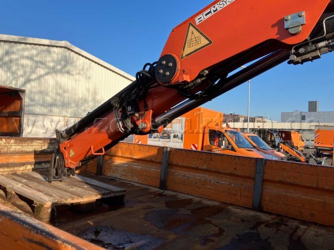 Kranarm und Ladefläche