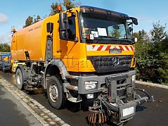 Frontansicht Kehrmaschine