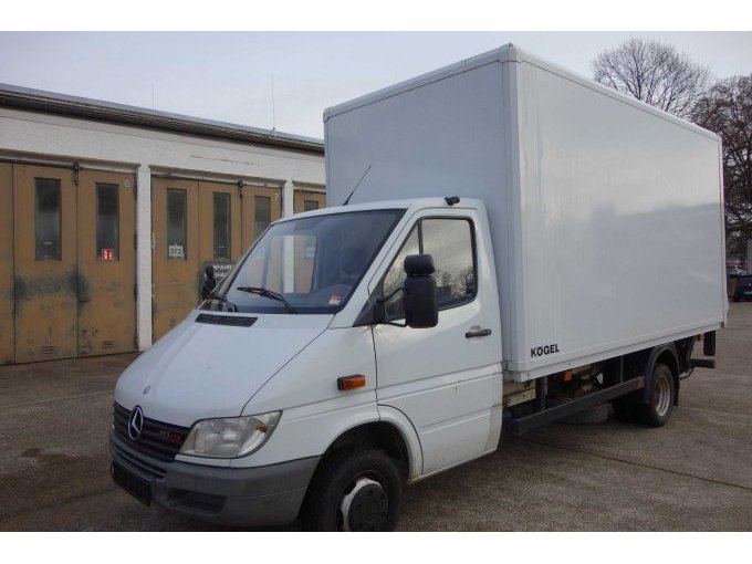 Front-/Seitenansicht links