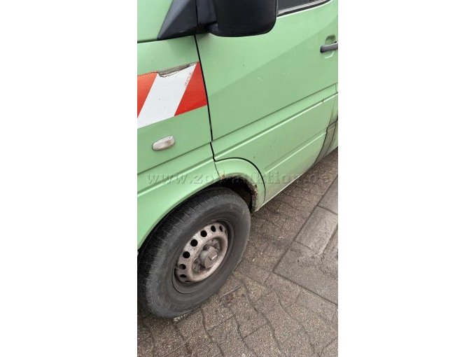 Ansicht Kotflügel und Tür links
