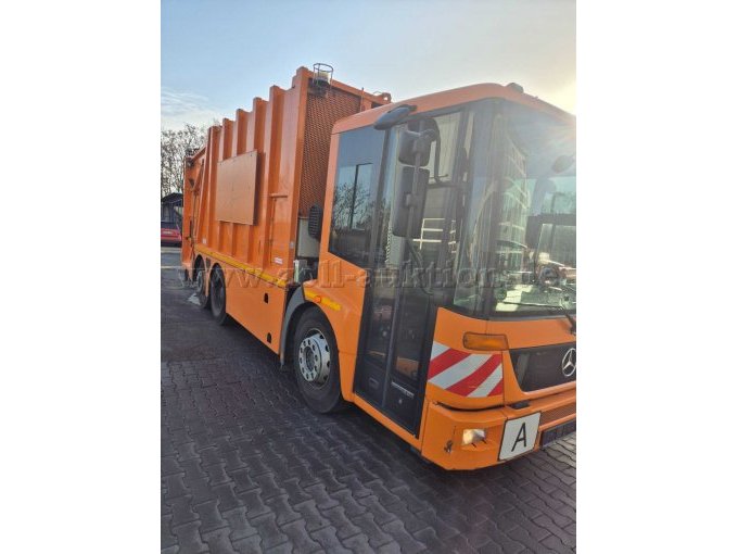 Rechteseite von Fahrzeug