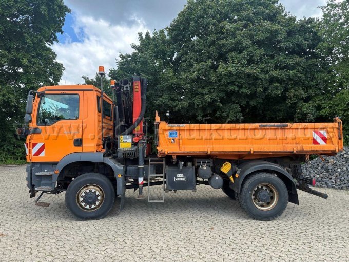LKW von links
