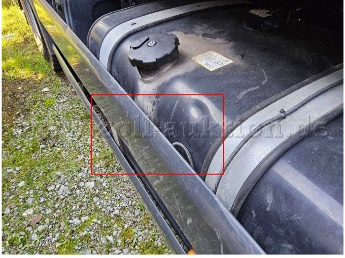 Tank eingedellt
Anfahrschutz Seitl. Verformt