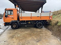 Seitenansicht mit Rost und Aufsatzbordwand