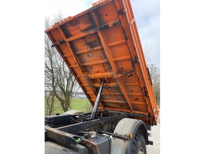 Kipperbrücke aufgekippt