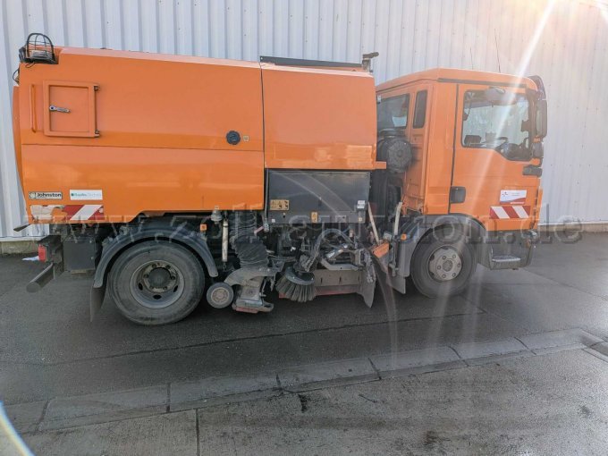 Kehrmaschine rechte Seite