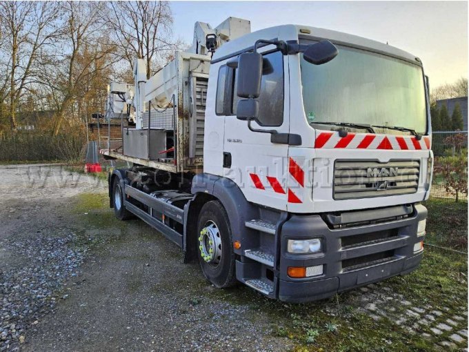 Diagonale vorne rechts