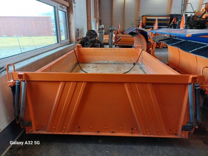 Meiller Dreiseitenkipper Ansicht 1