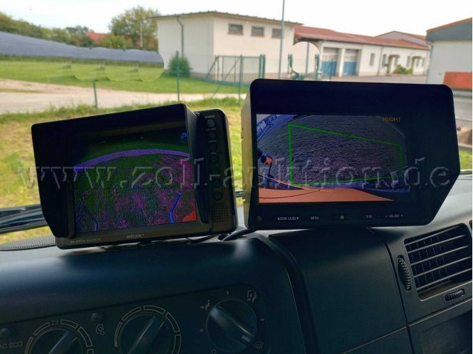 Monitore für Rückfahrkamera und Abbiegeassistent