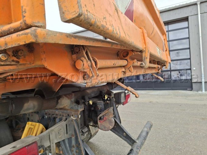 Kipperbrücke Defekt Zentrale und Boden