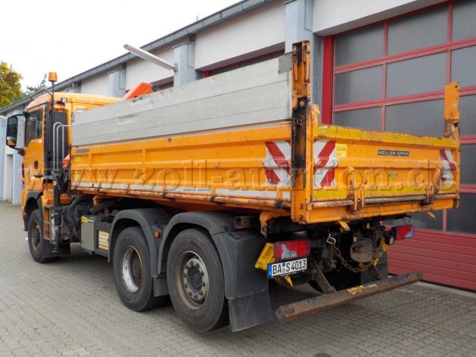 Heck- und Seitenansicht LkW